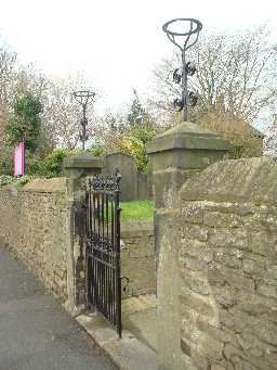 Churchyard Walls & Gates @ St Helen © DCC 25/11/09